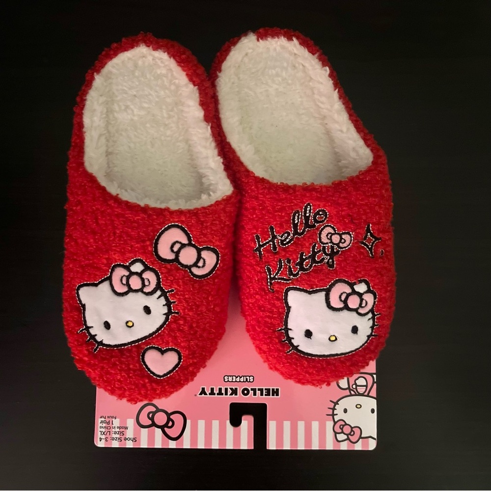 Hello Kitty Slippers - Picture 4 of 7